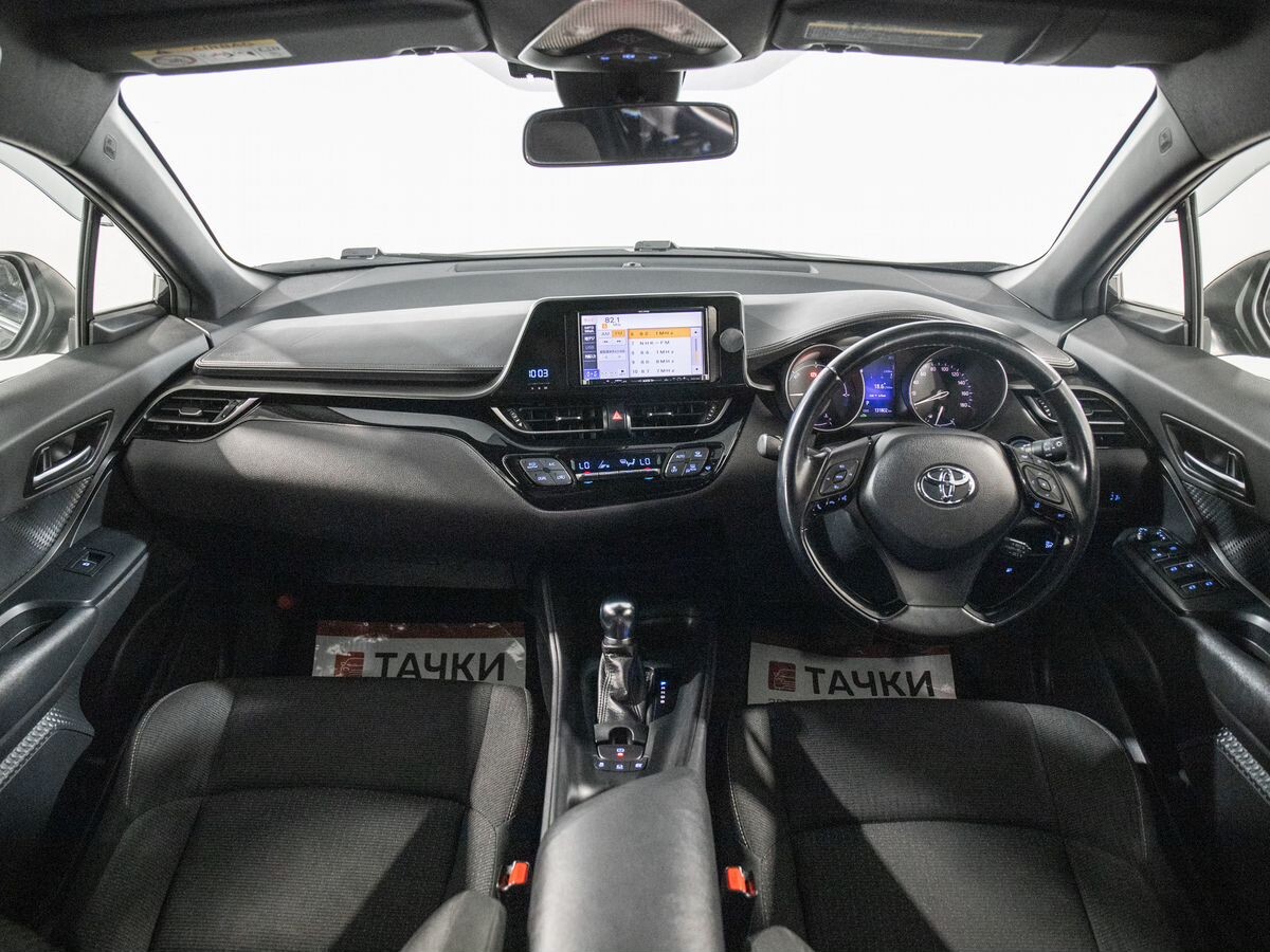 Toyota C-HR 2017 - фото автомобиля
