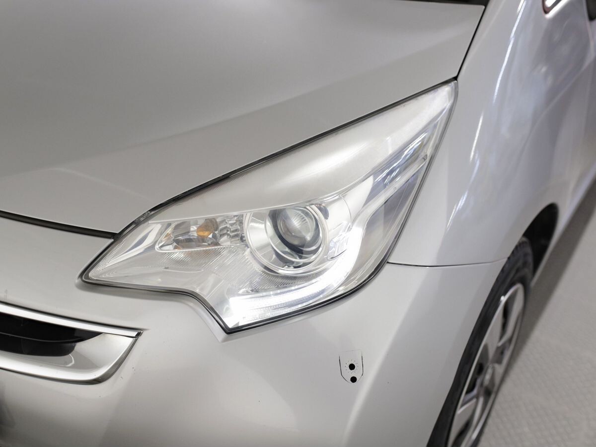 Toyota Ractis 2014 - фото автомобиля