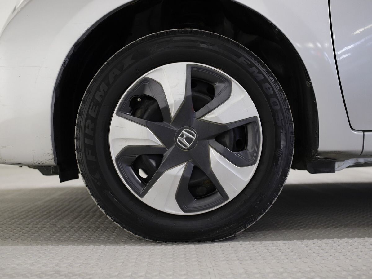 Toyota Ractis 2014 - фото автомобиля