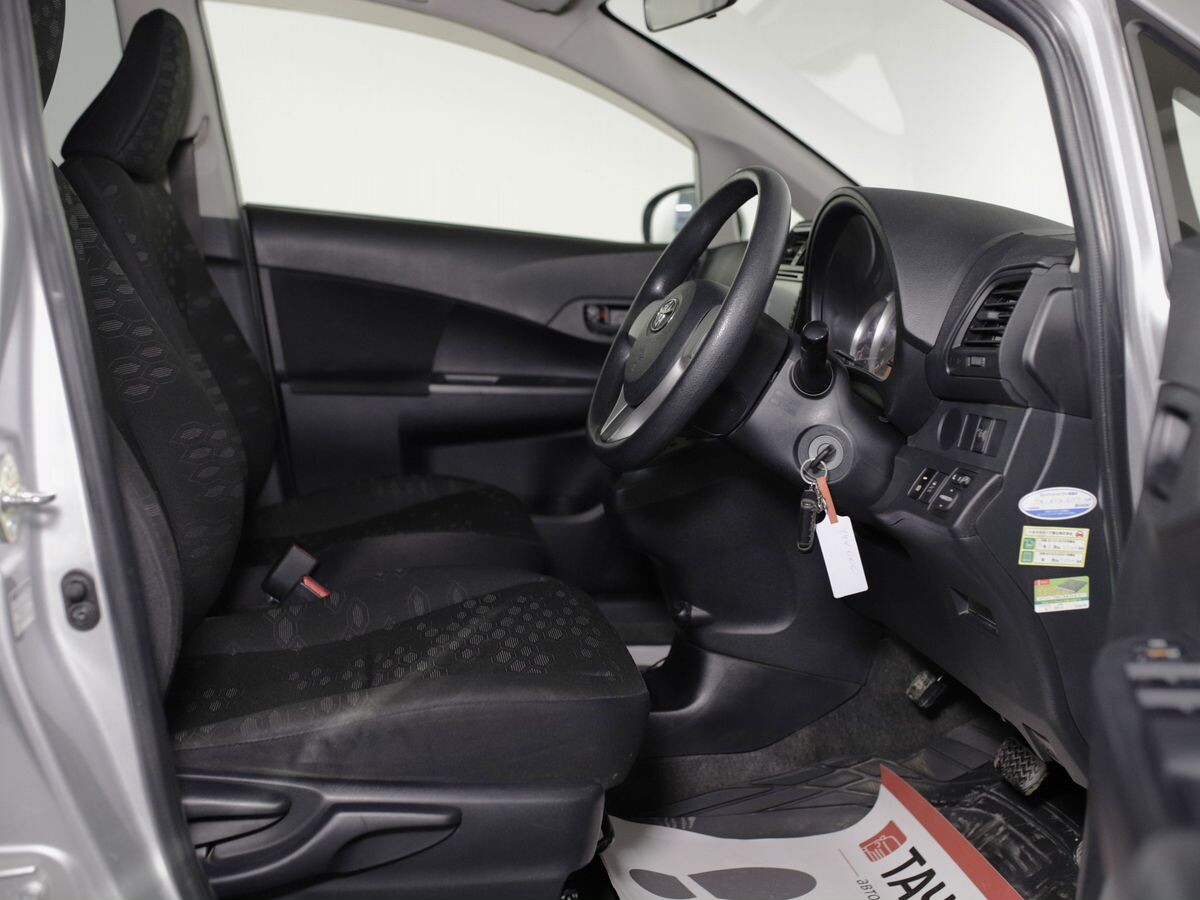 Toyota Ractis 2014 - фото автомобиля