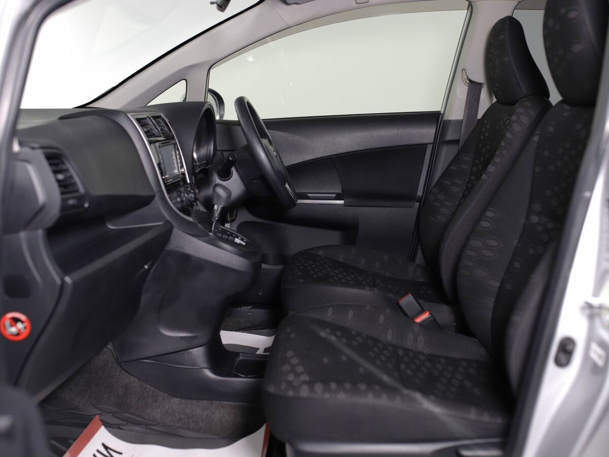 Toyota Ractis 2014 - фото автомобиля