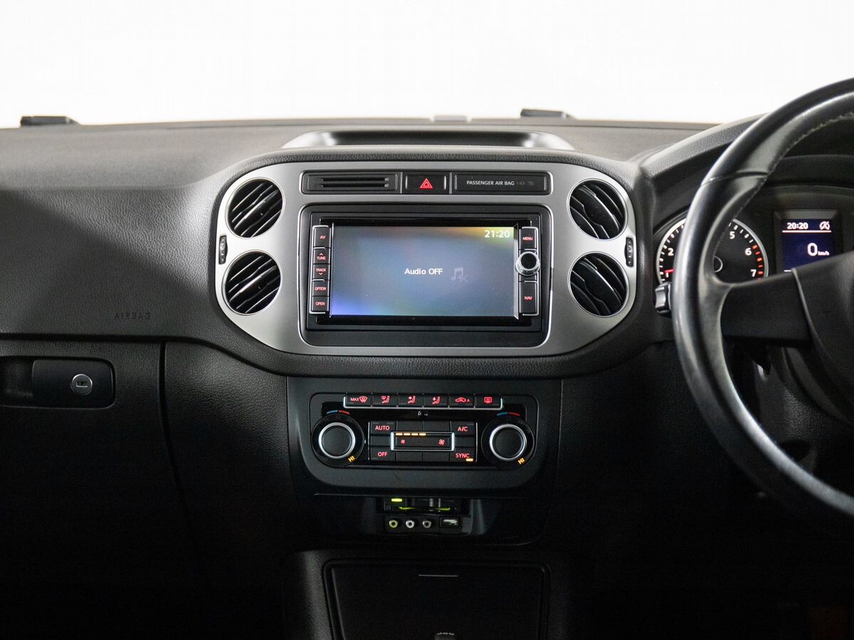 Volkswagen Tiguan 2015 - фото автомобиля