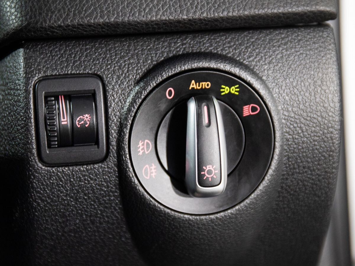 Volkswagen Tiguan 2015 - фото автомобиля