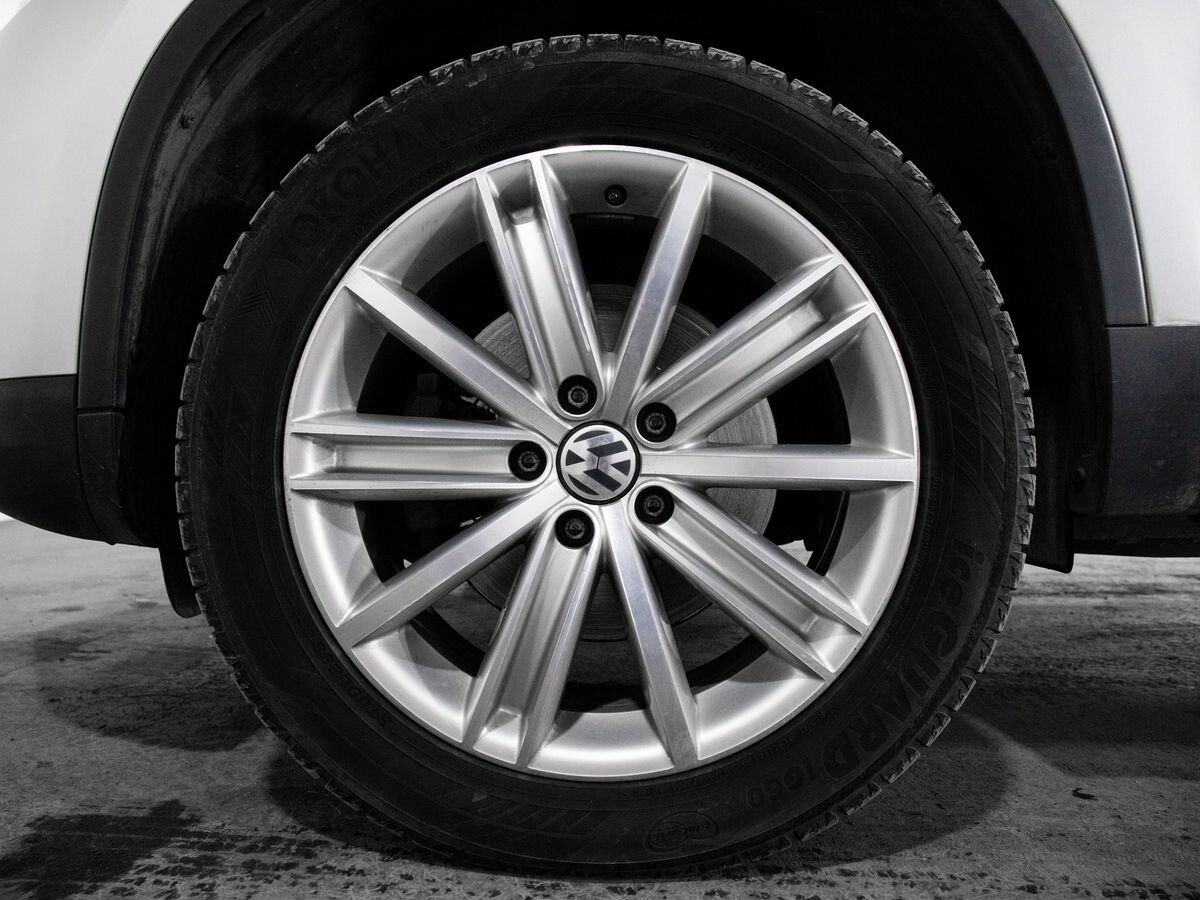 Volkswagen Tiguan 2015 - фото автомобиля