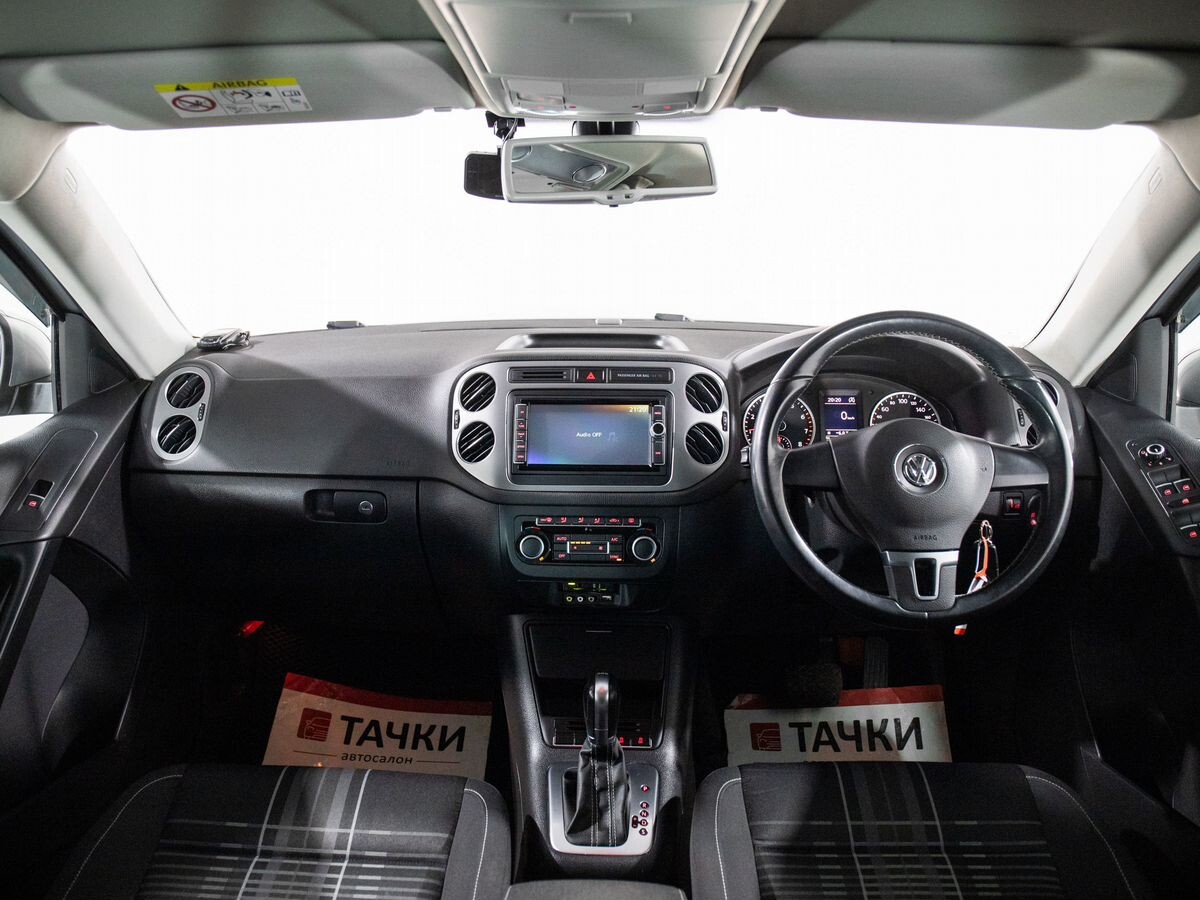 Volkswagen Tiguan 2015 - фото автомобиля
