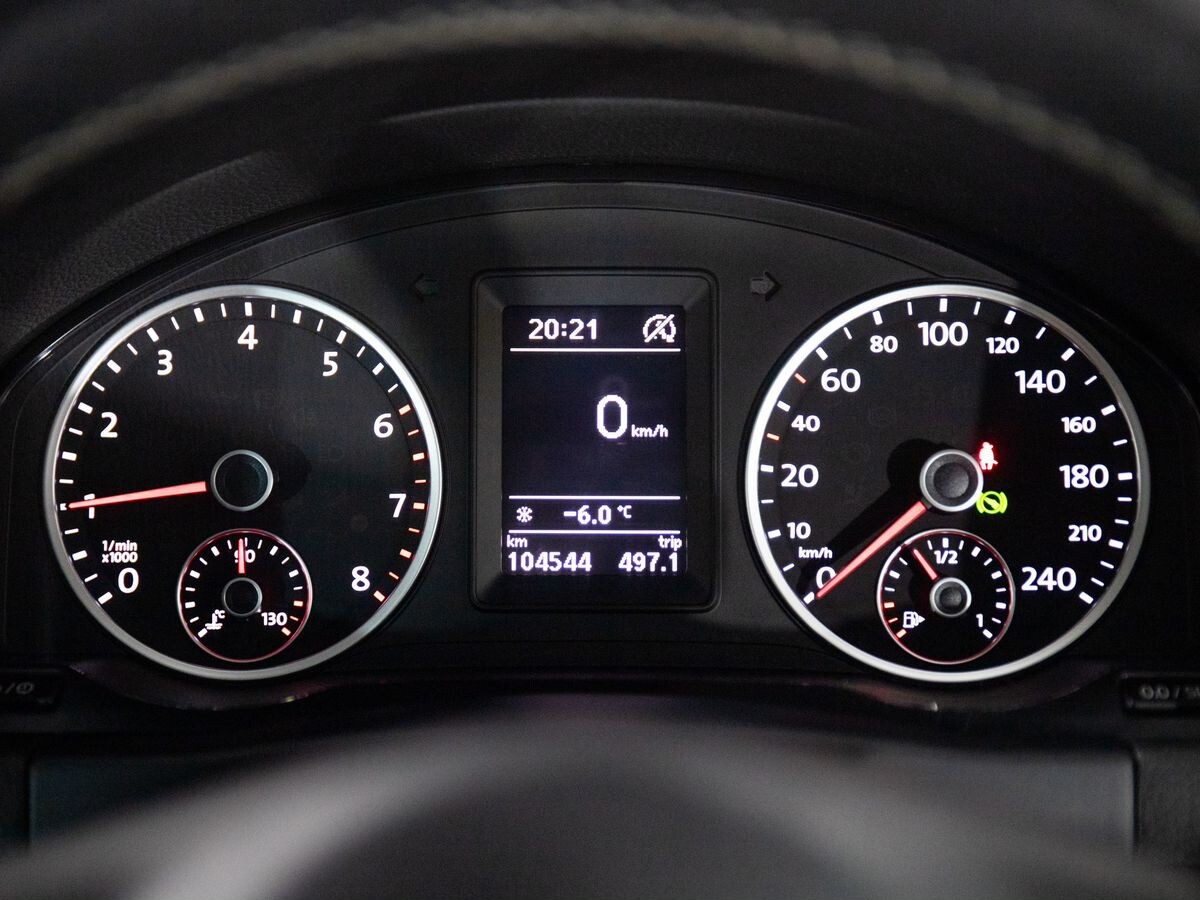 Volkswagen Tiguan 2015 - фото автомобиля