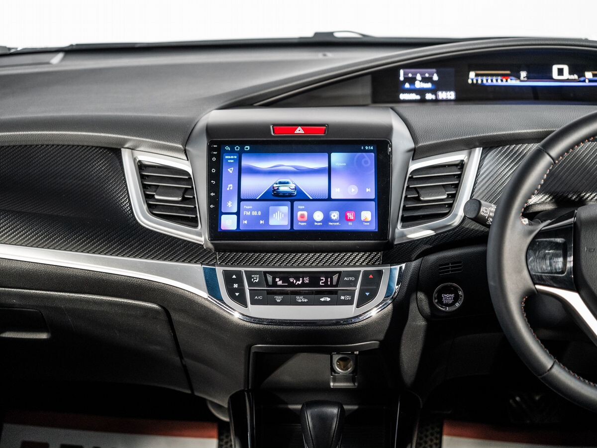 Honda Jade 2018 - фото автомобиля