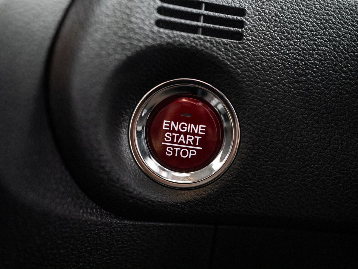 Honda Jade 2018 - фото автомобиля