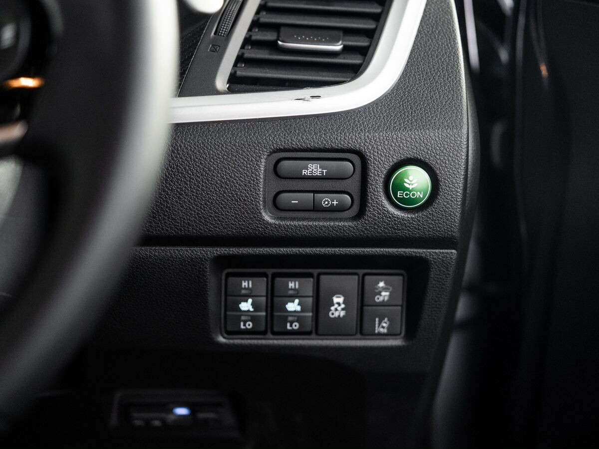 Honda Jade 2018 - фото автомобиля