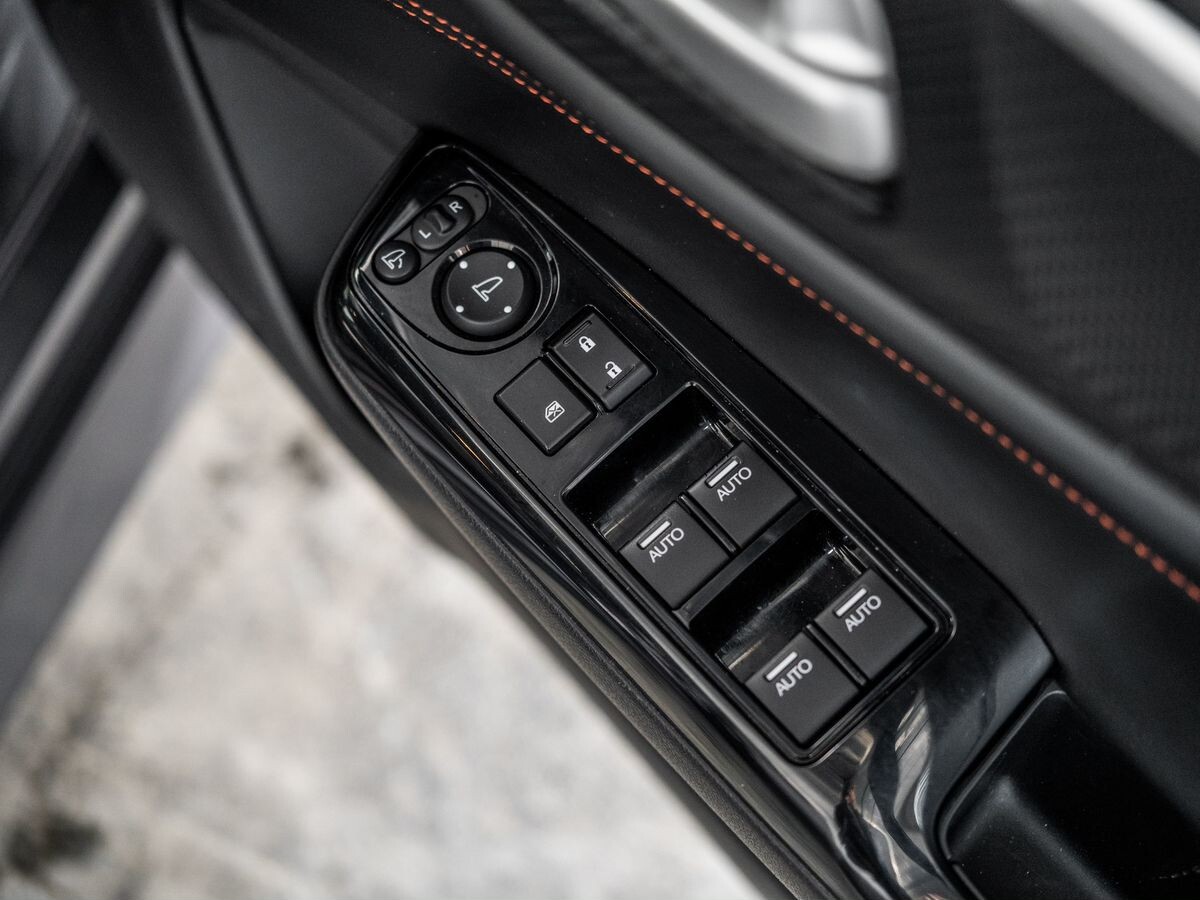 Honda Jade 2018 - фото автомобиля