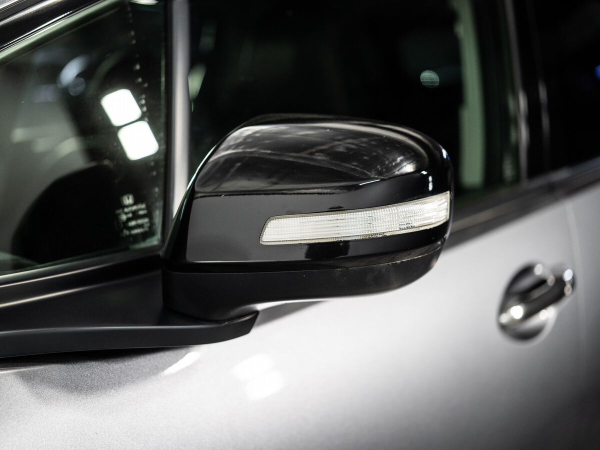 Honda Jade 2018 - фото автомобиля