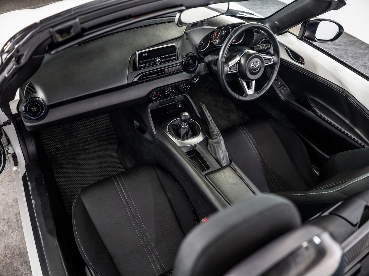 Mazda Roadster 2022 - фото автомобиля