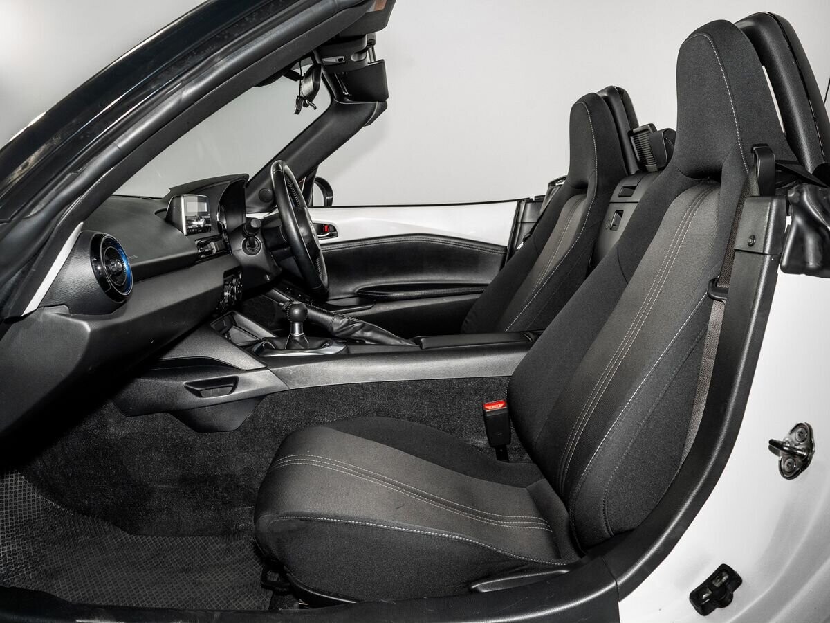 Mazda Roadster 2022 - фото автомобиля