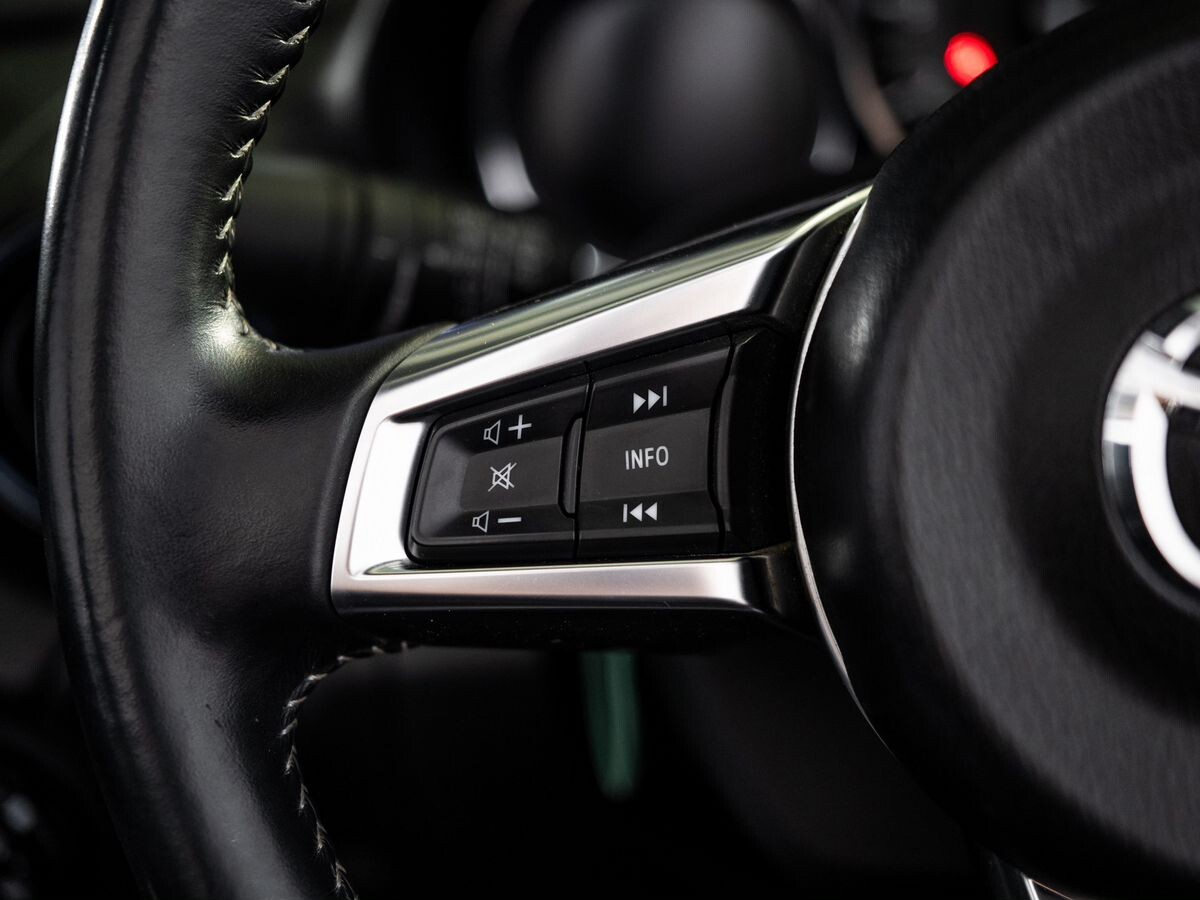 Mazda Roadster 2022 - фото автомобиля