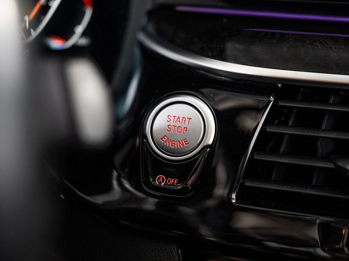 BMW 5 серии 2021 - фото автомобиля