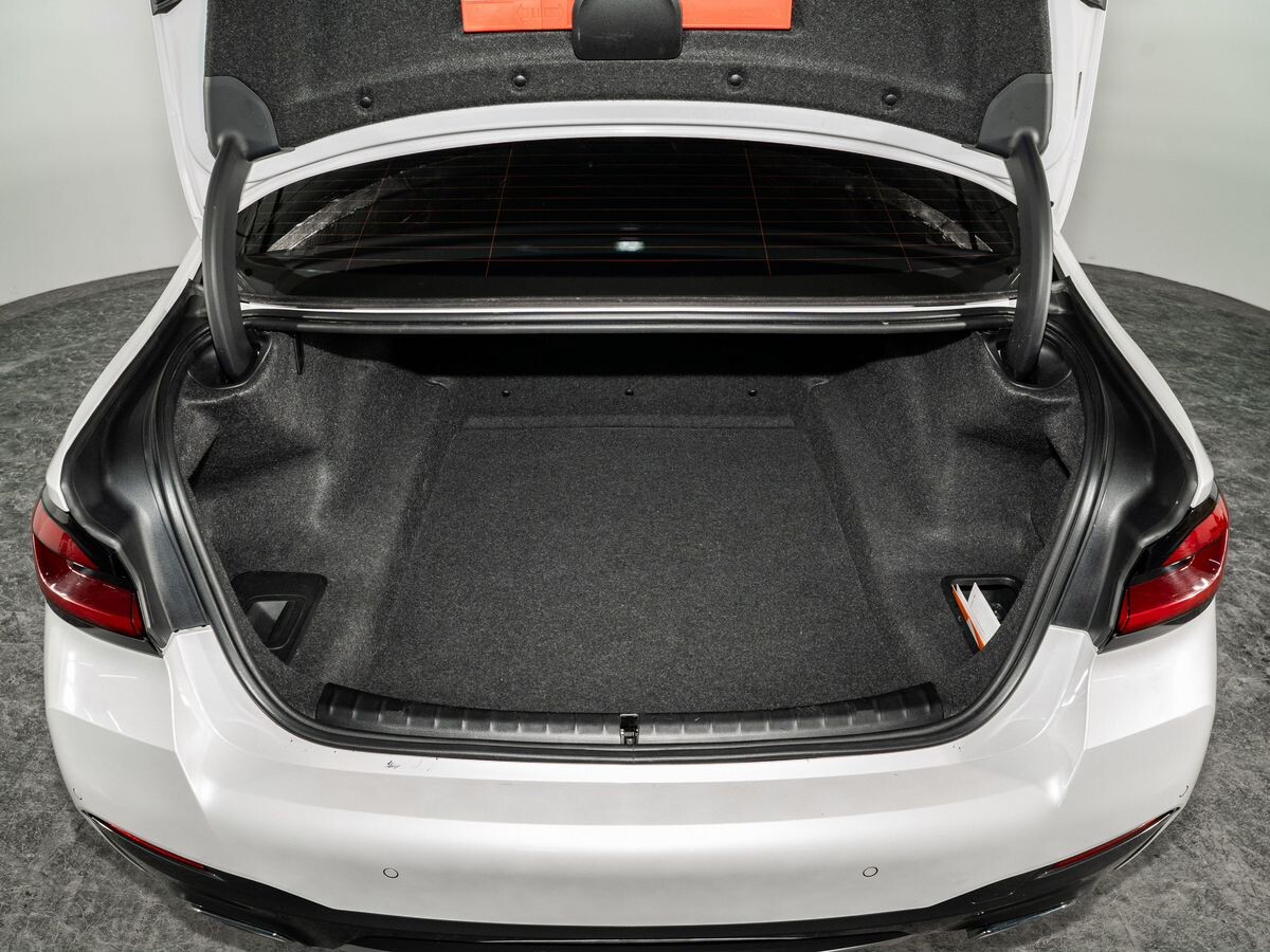 BMW 5 серии 2021 - фото автомобиля