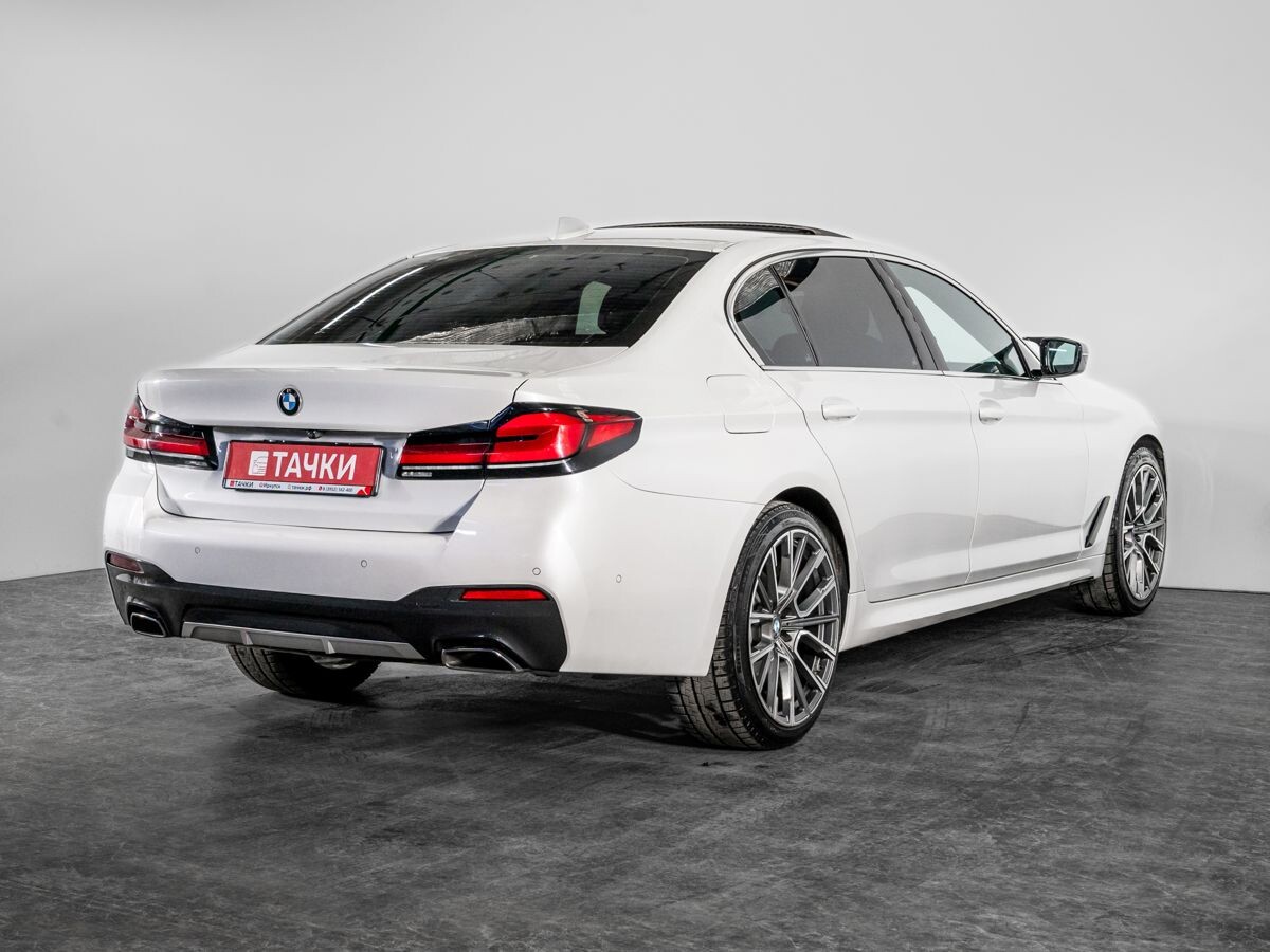 BMW 5 серии 2021 - фото автомобиля