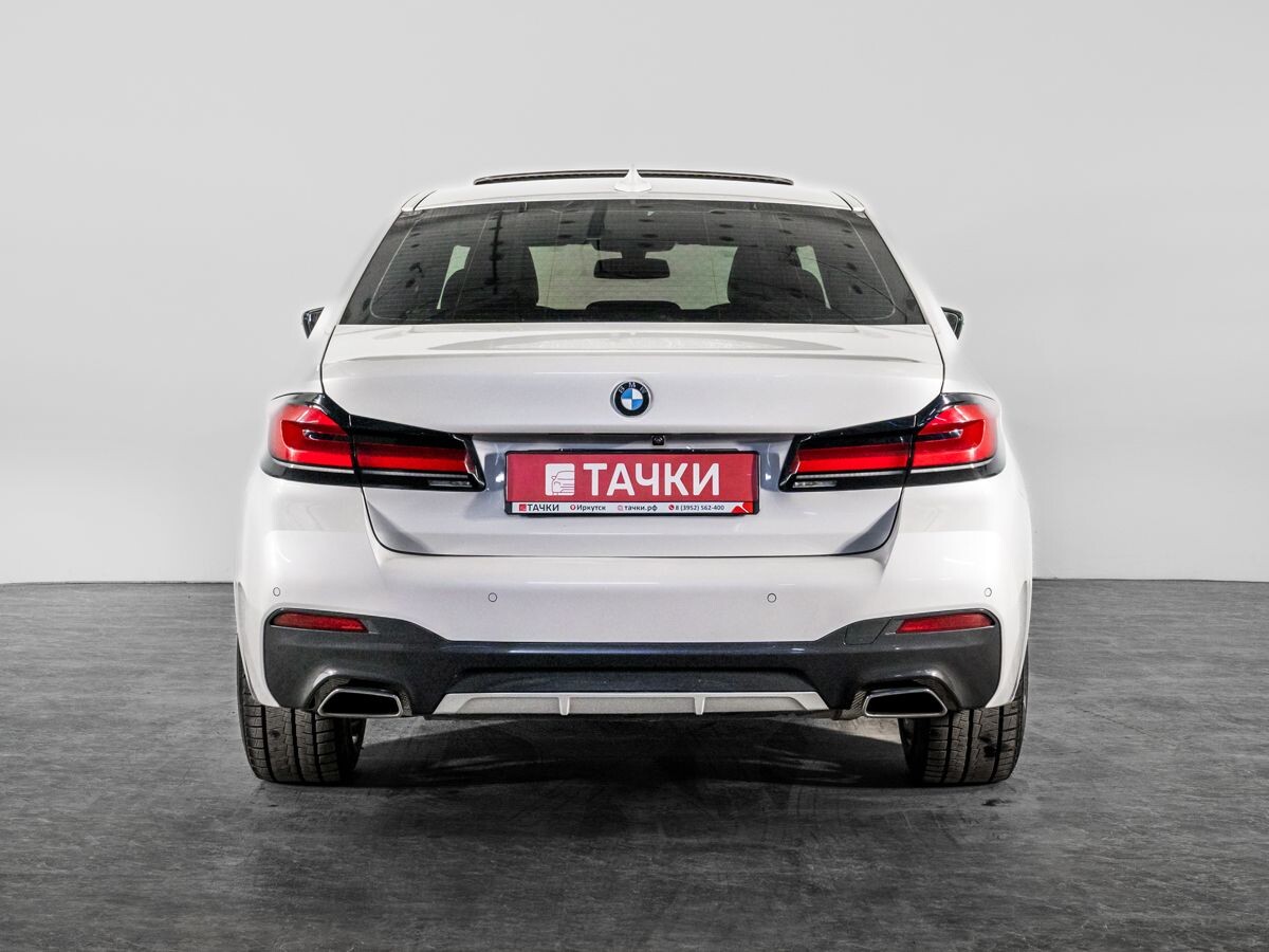 BMW 5 серии 2021 - фото автомобиля
