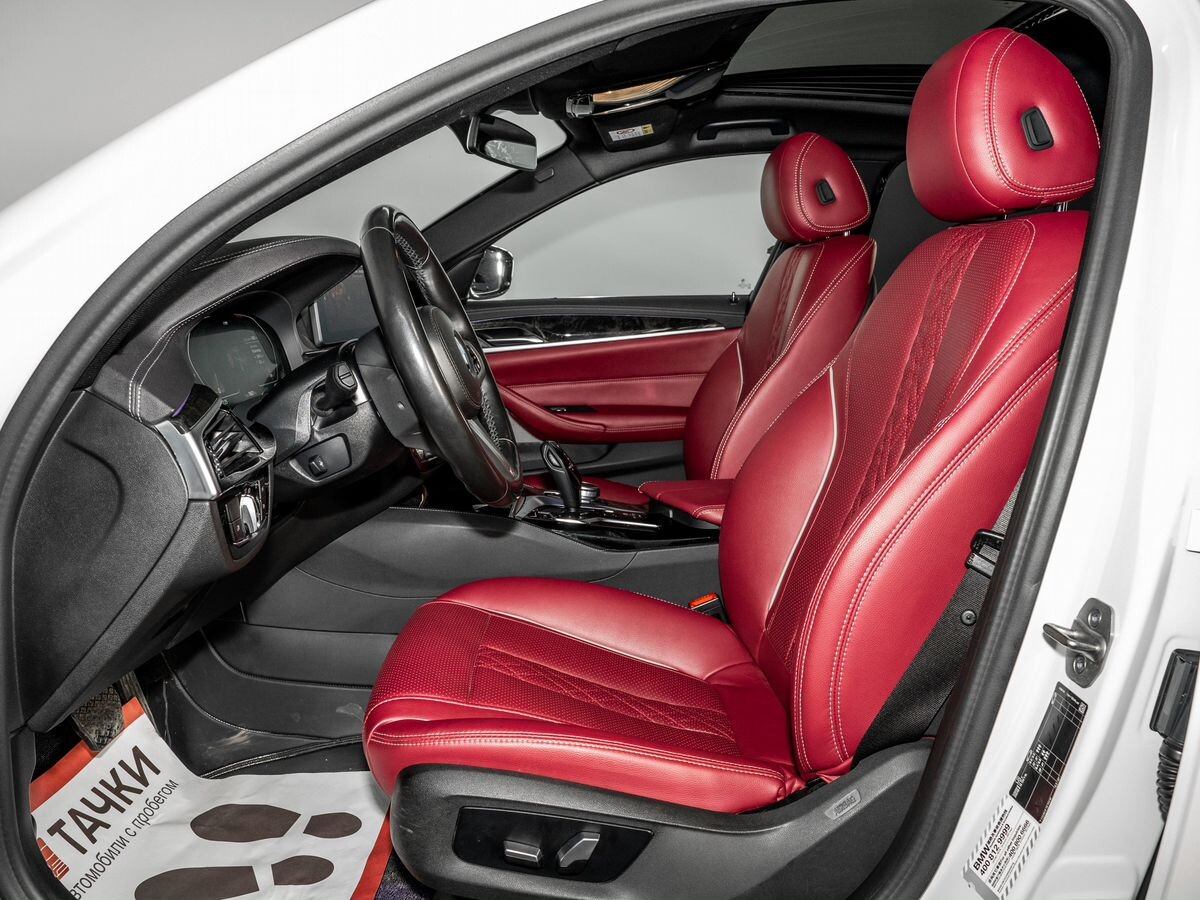 BMW 5 серии 2021 - фото автомобиля