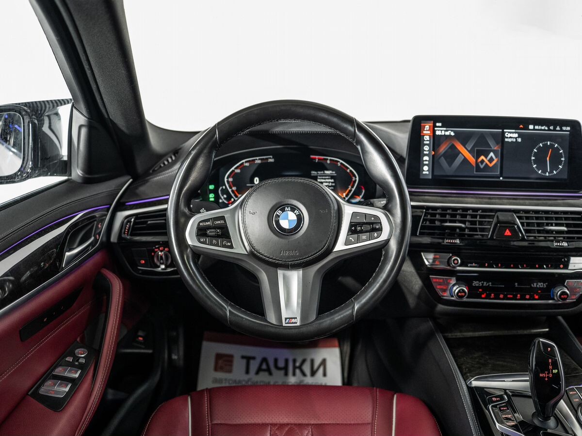 BMW 5 серии 2021 - фото автомобиля