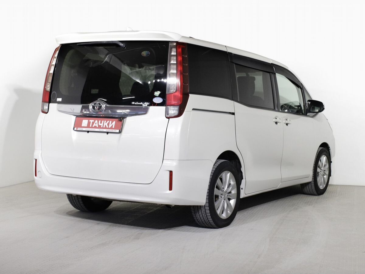 Toyota Noah 2014 - фото автомобиля