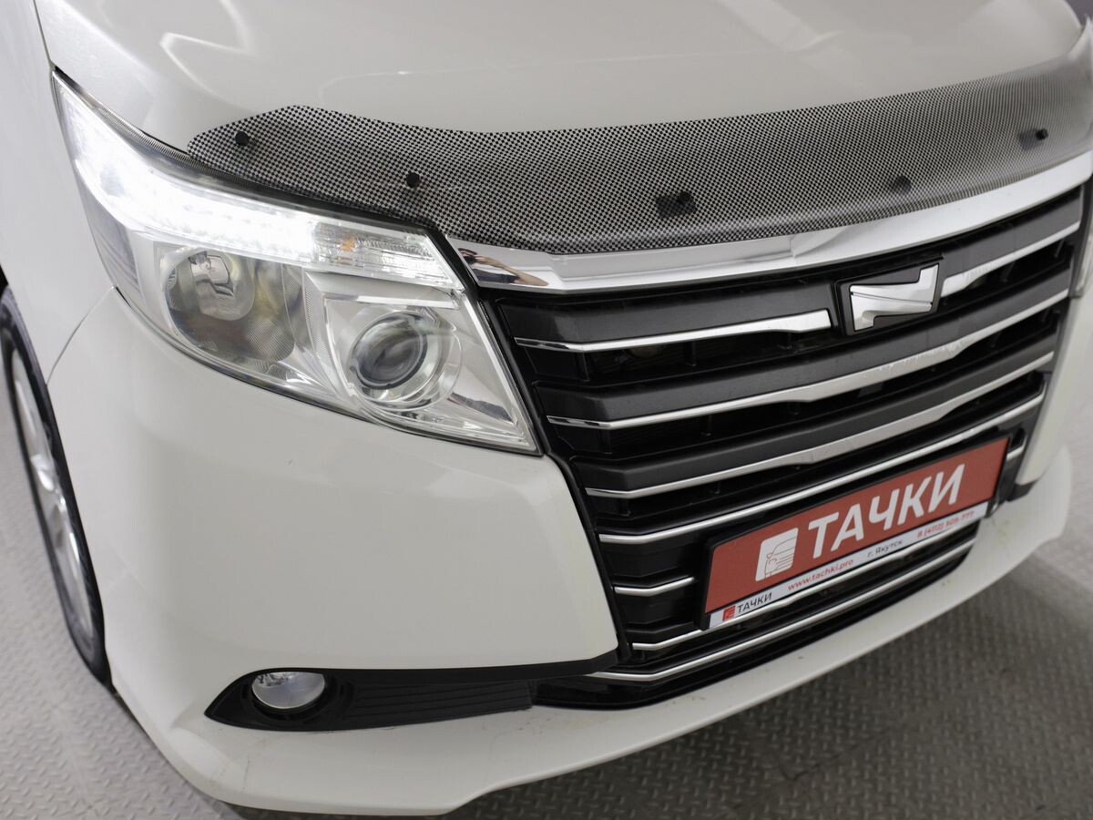 Toyota Noah 2014 - фото автомобиля