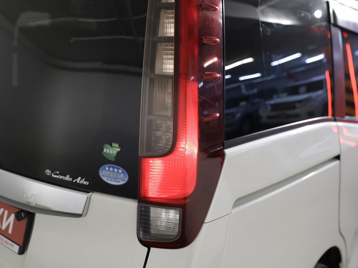 Toyota Noah 2014 - фото автомобиля