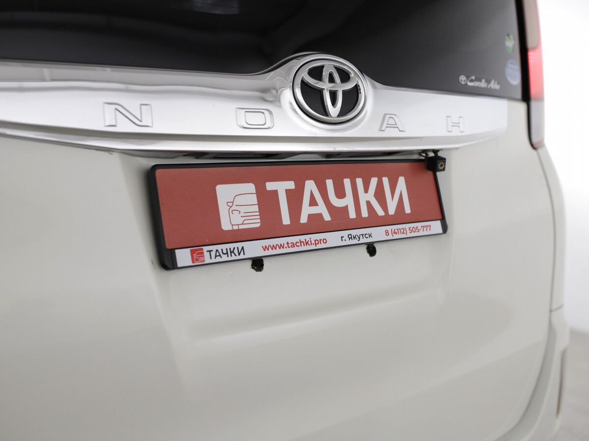 Toyota Noah 2014 - фото автомобиля