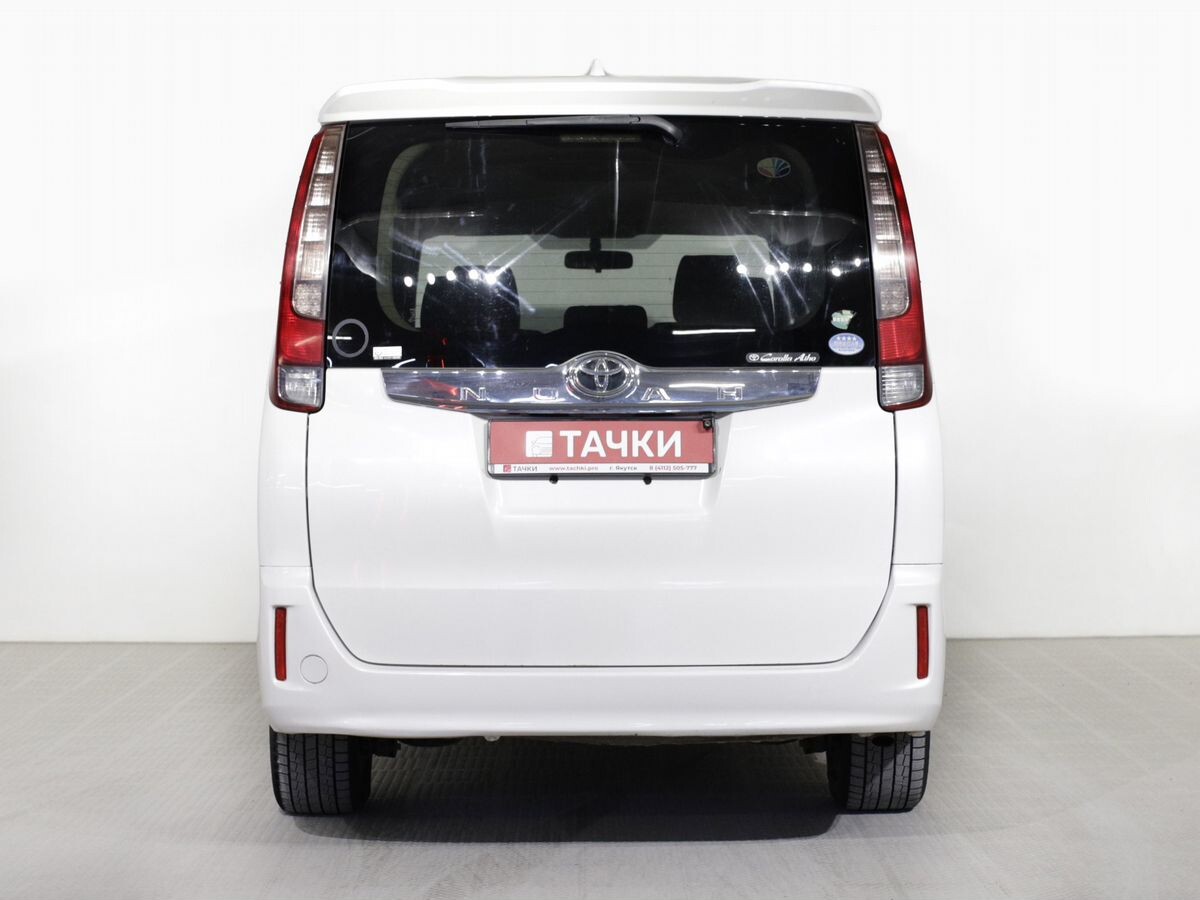 Toyota Noah 2014 - фото автомобиля