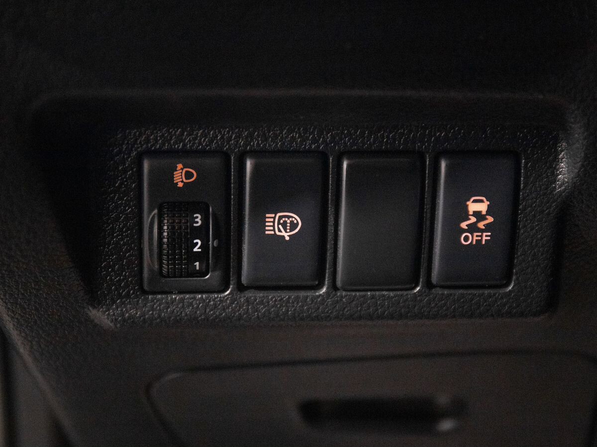 Nissan X-Trail 2011 - фото автомобиля