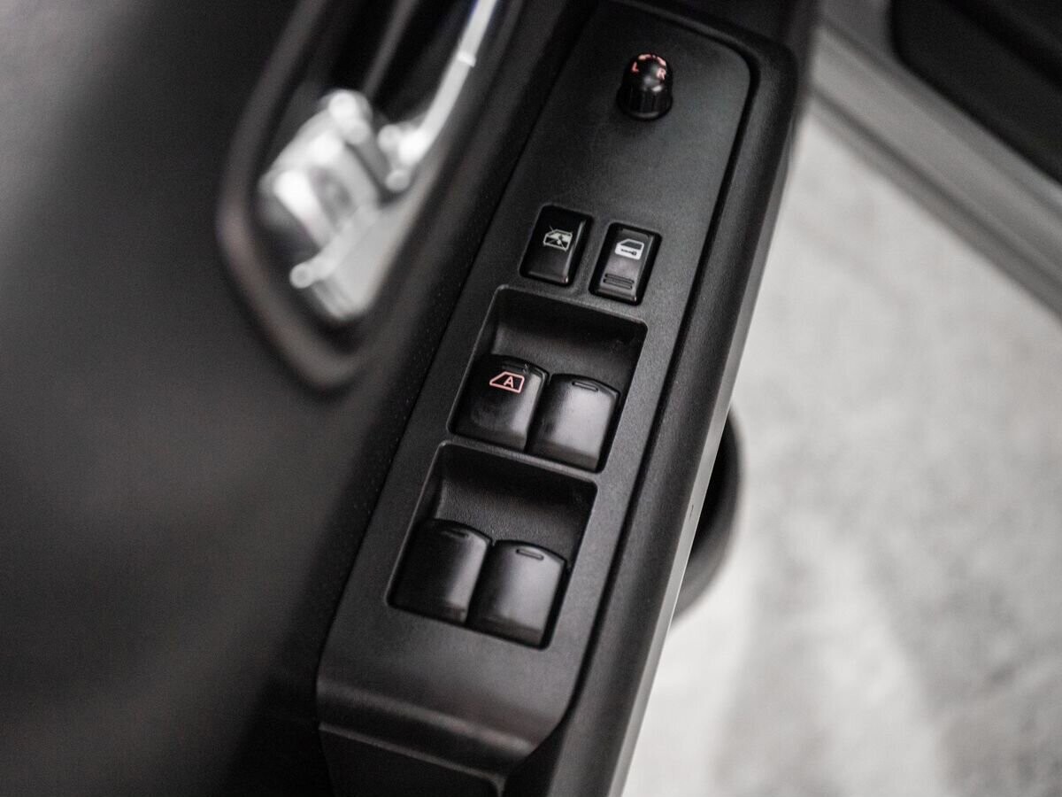 Nissan X-Trail 2011 - фото автомобиля