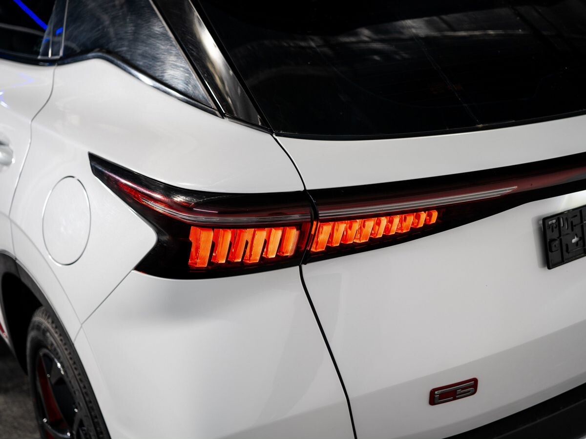 Omoda C5 2023 - фото автомобиля