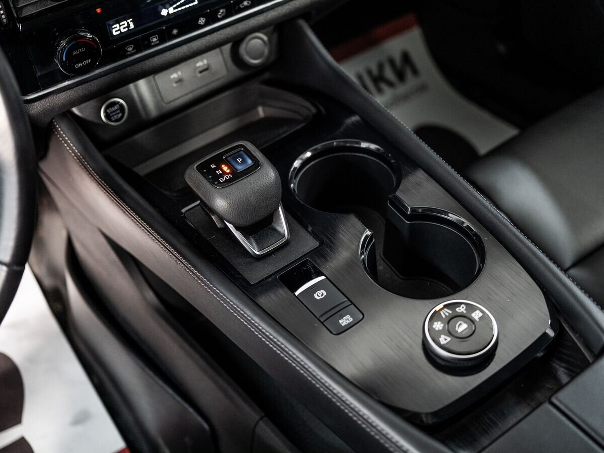 Nissan X-Trail 2021 - фото автомобиля