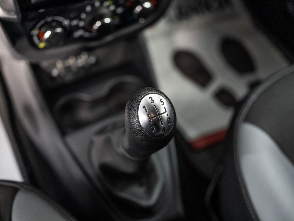 Lada (ВАЗ) Largus 2021 - фото автомобиля