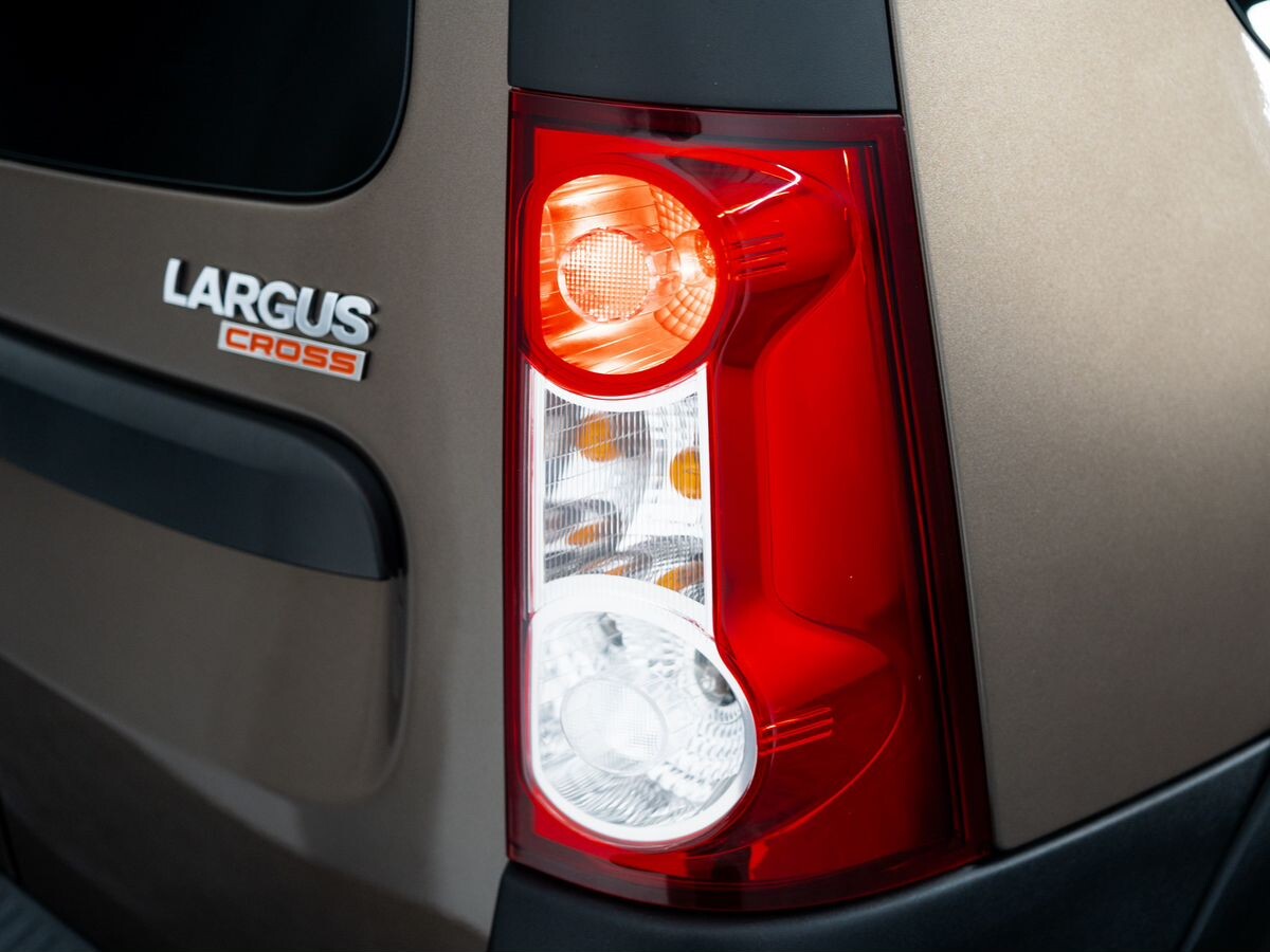 Lada (ВАЗ) Largus 2021 - фото автомобиля