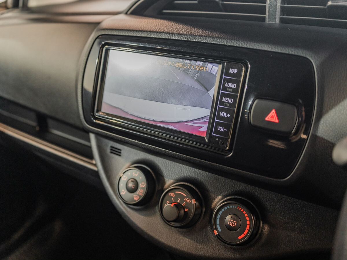 Toyota Vitz 2019 - фото автомобиля