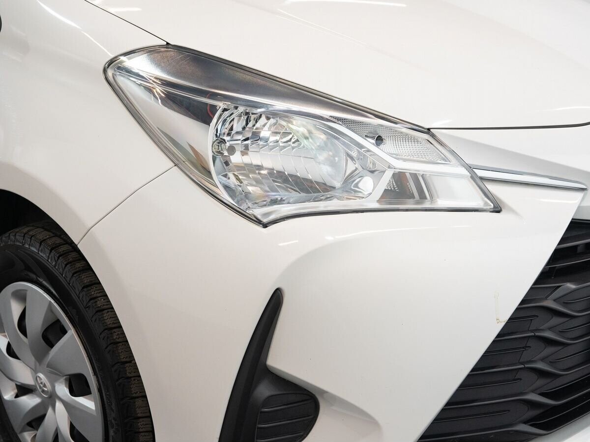 Toyota Vitz 2019 - фото автомобиля