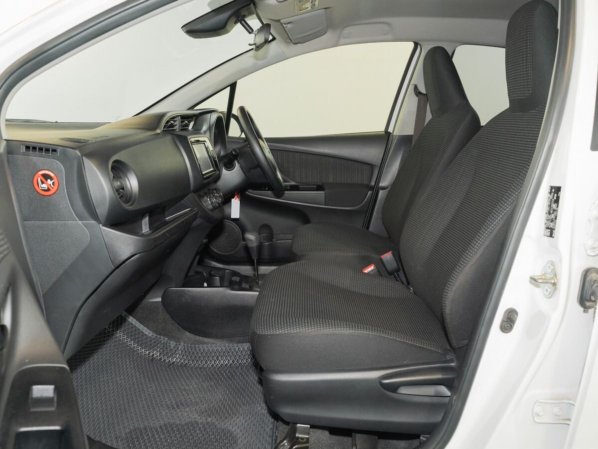 Toyota Vitz 2019 - фото автомобиля