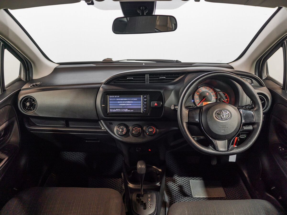 Toyota Vitz 2019 - фото автомобиля