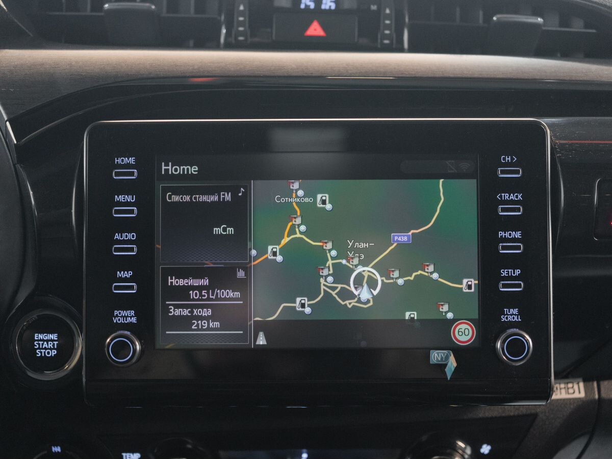 Toyota Hilux 2020 - фото автомобиля