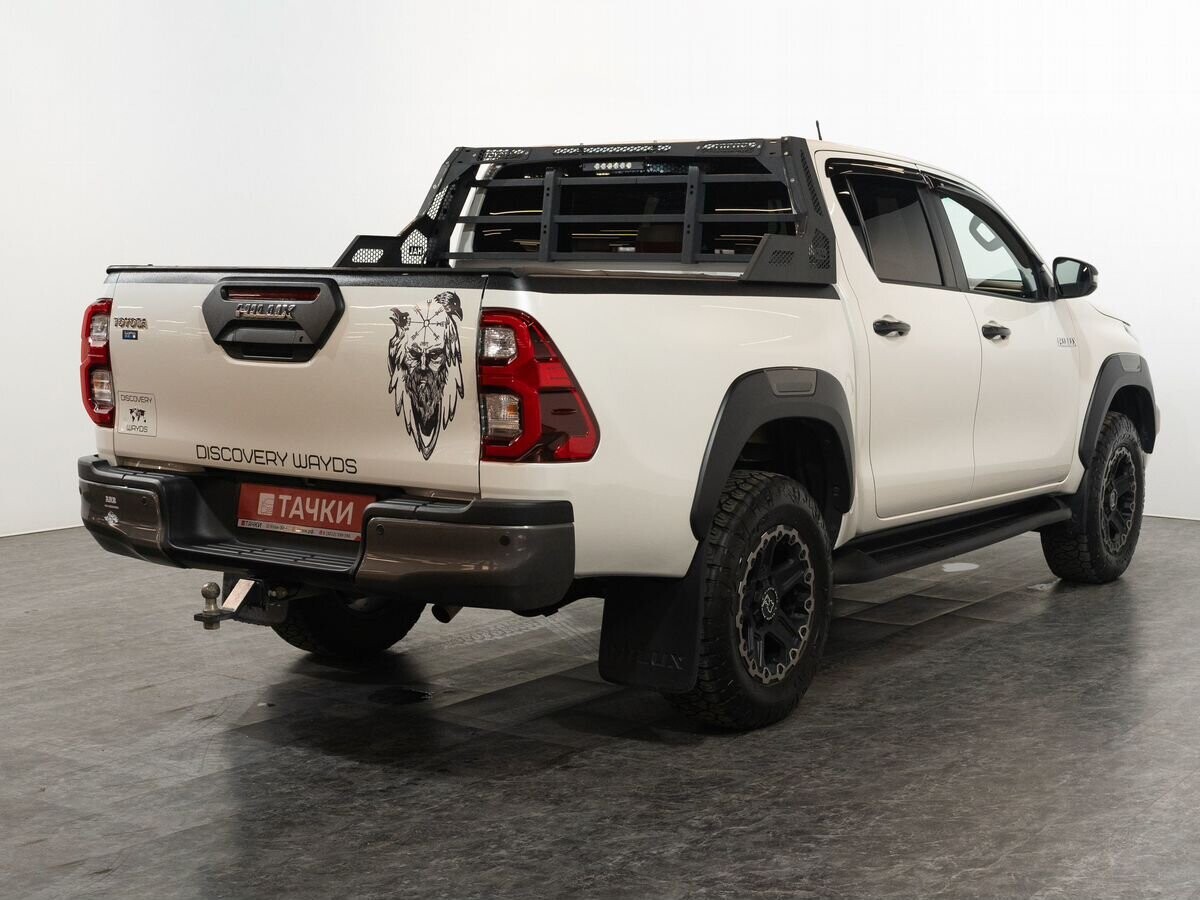 Toyota Hilux 2020 - фото автомобиля