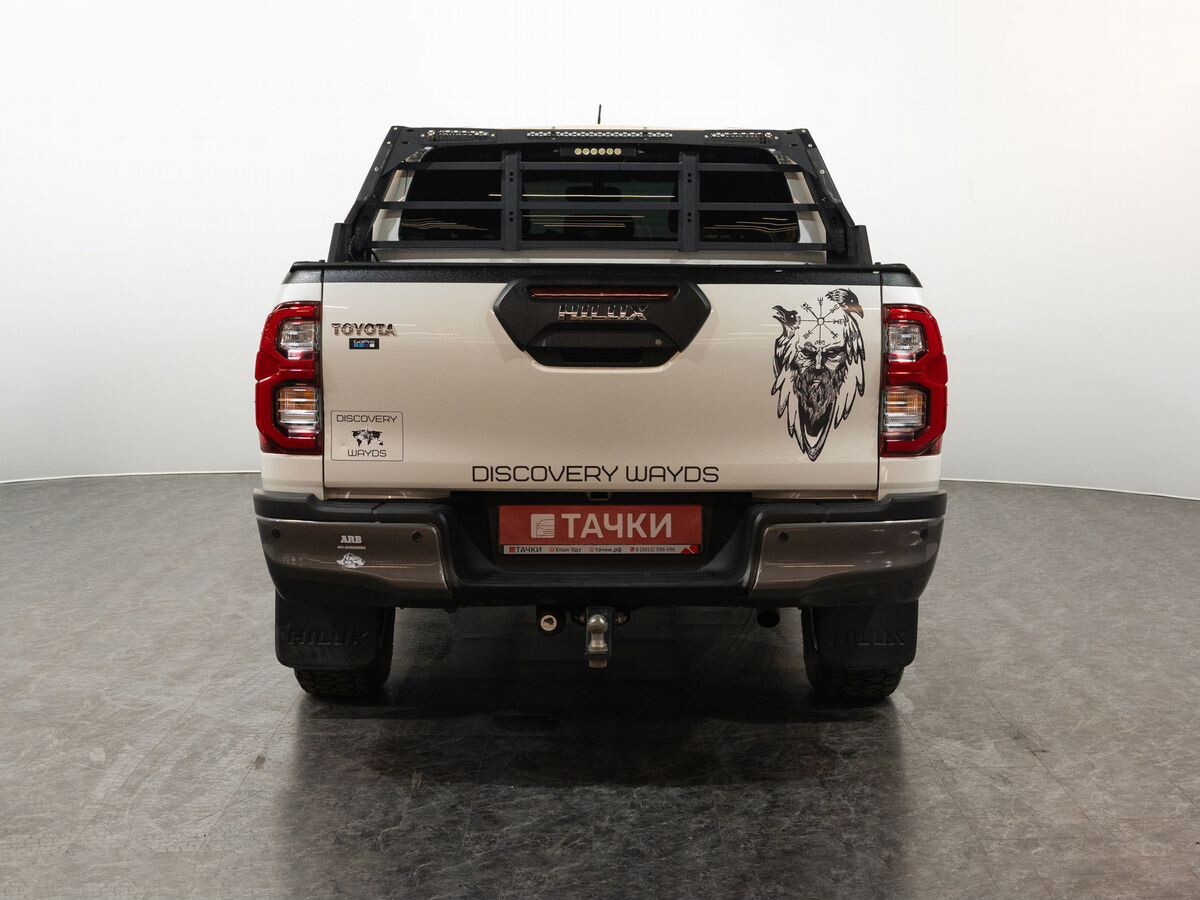 Toyota Hilux 2020 - фото автомобиля