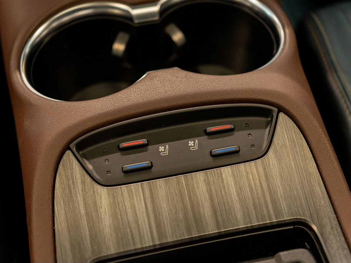 Toyota Harrier 2020 - фото автомобиля