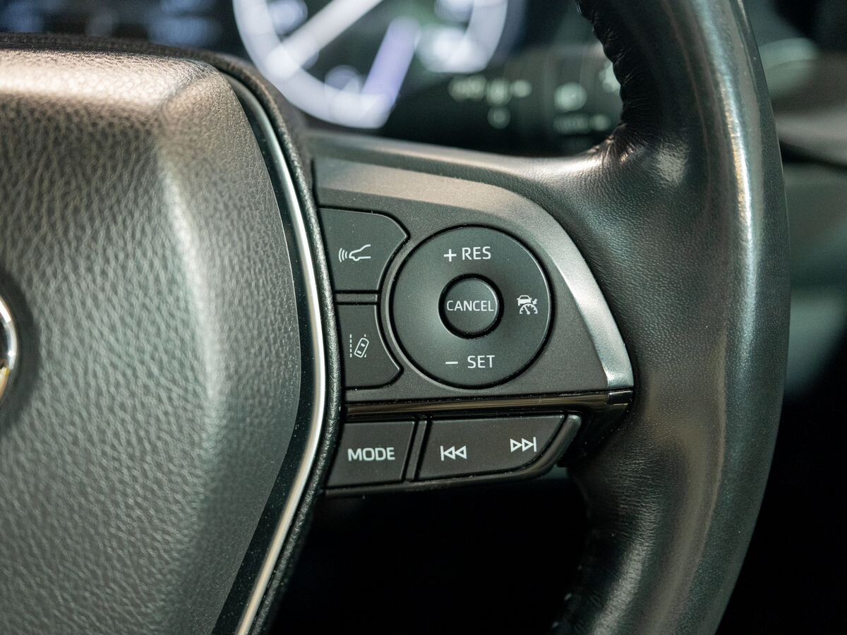 Toyota Harrier 2020 - фото автомобиля