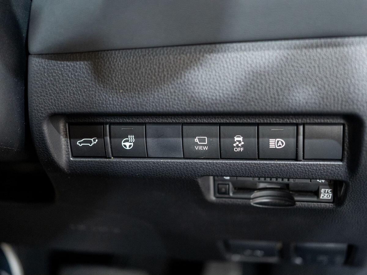 Toyota Harrier 2020 - фото автомобиля