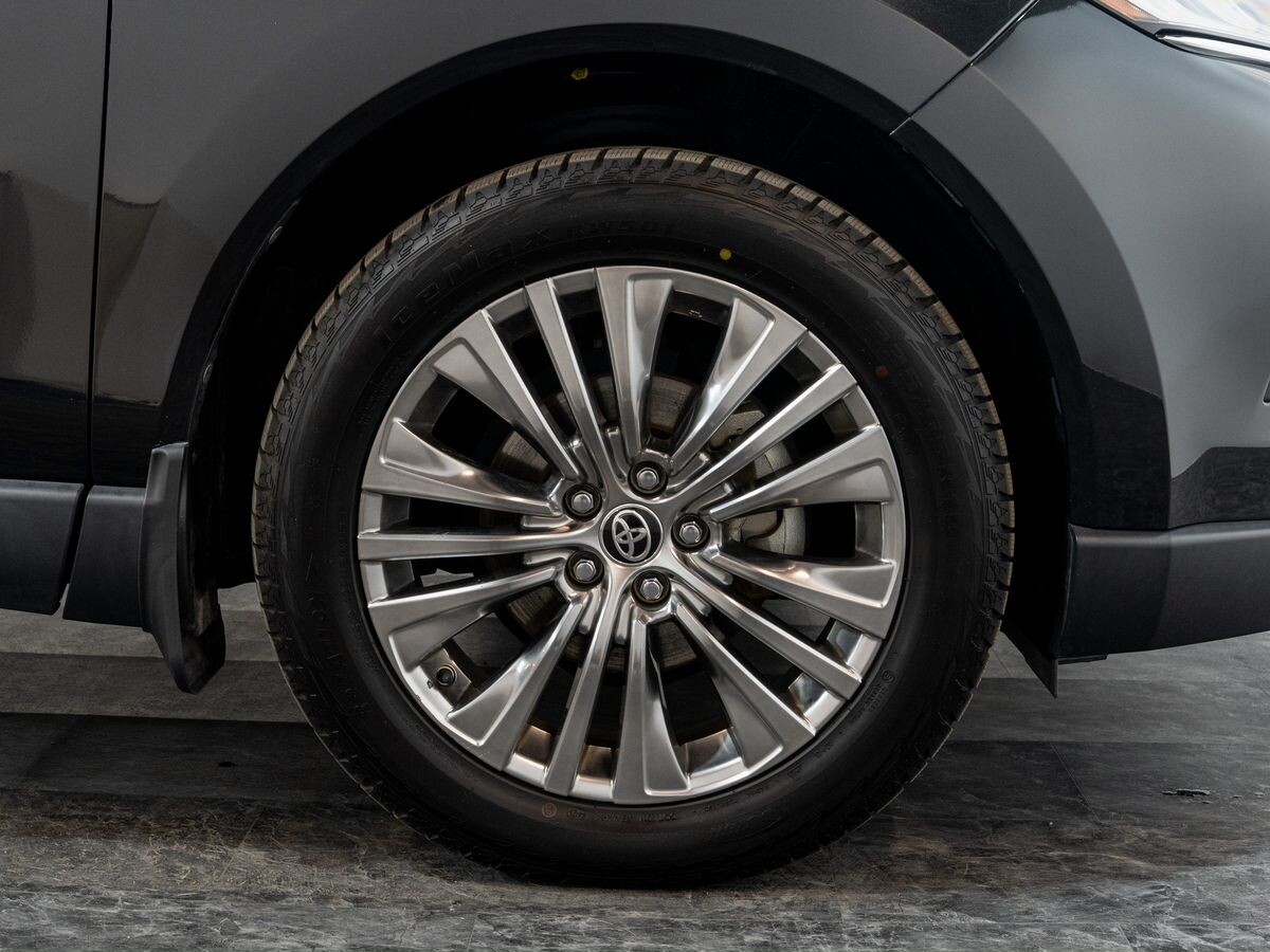 Toyota Harrier 2020 - фото автомобиля