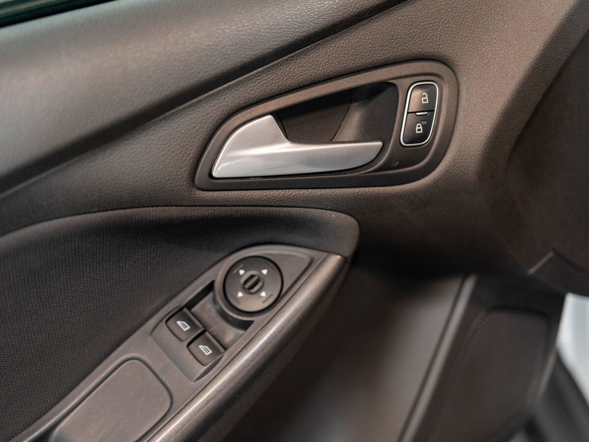 Ford Focus 2016 - фото автомобиля