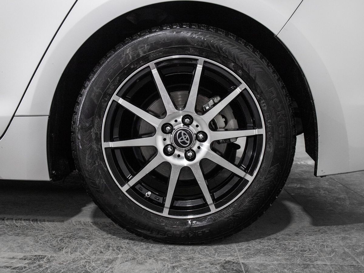 Toyota Corolla 2019 - фото автомобиля