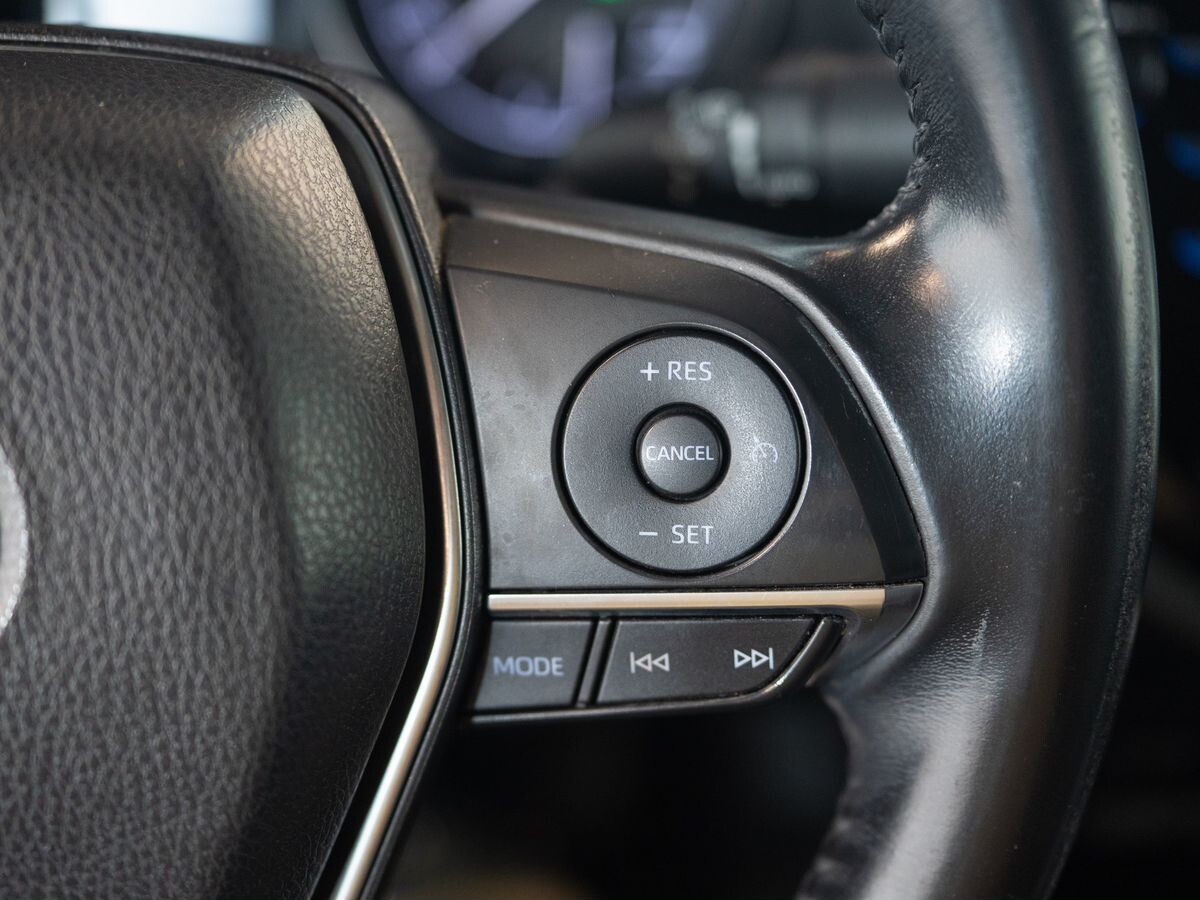 Toyota Camry 2019 - фото автомобиля