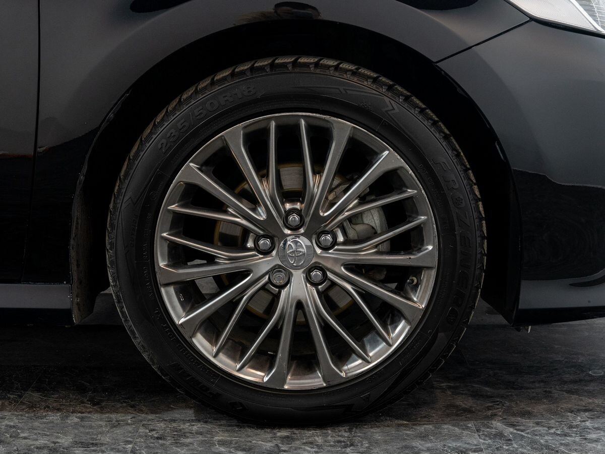 Toyota Camry 2019 - фото автомобиля